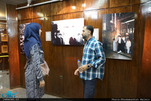 بازدید جمعی از شخصیتهای اجتماعی و فرهنگی کشورهای بوسنی و مقدونیه از بیت امام در جماران