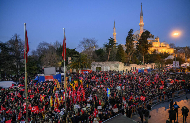 تجمع بزرگ مخالفان اردوغان در استانبول