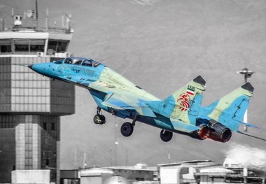 پرواز جنگنده ایرانی در آسمان تهران تایید شد + فیلم