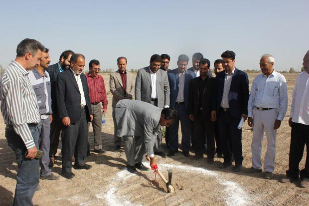 عملیات اجرایی  کارخانه بزرگ سنگ بری در عنبرآباد آغاز شد