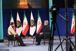 گفتگو حضور با تاجگردون