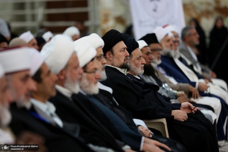 ادای احترام مهمانان خارجی کنفرانس وحدت اسلامی به مقام شامخ حضرت امام خمینی (س)