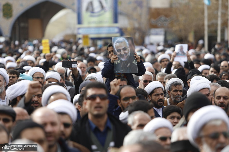 راهپیمایی نمازگزاران قمی‎ در محکومیت جنایت تروریستی کرمان