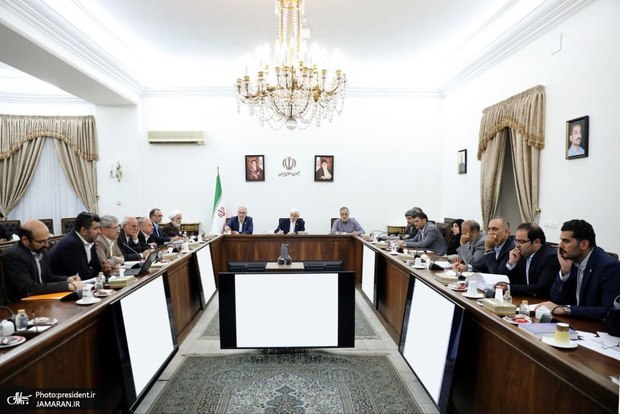 عارف: بازسازی منازل در تهران و شهرستان‌ها باید سرعت بیشتری بگیرد/ تاکید بر اهمیت جبران خسارات واحدهای صنعتی و تولیدی