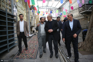 تجدید میثاق شهردار منطقه یک تهران و جمعی از معاونین با امام خمینی (س)