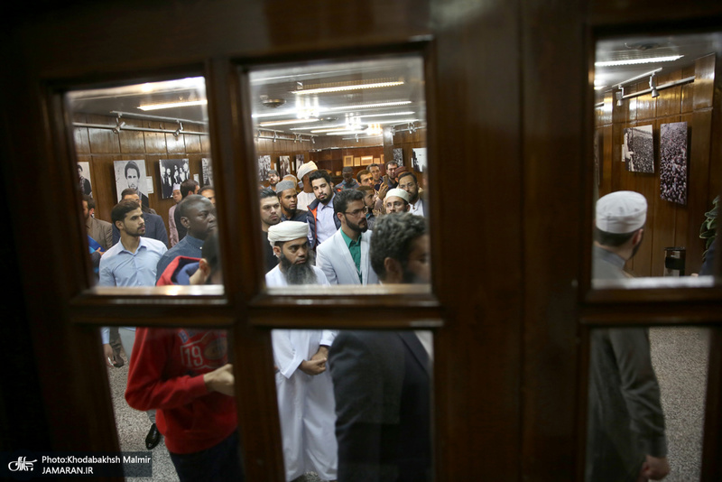 بازدید جمعی از شرکت کنندگان سی وششمین دوره مسابقات بین المللی قرآن کریم از جماران‎