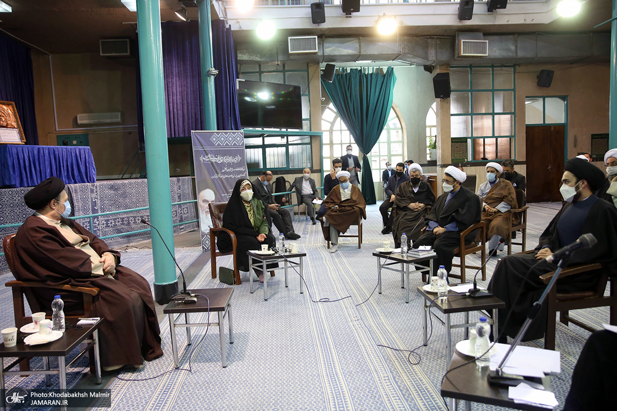 گزارش جماران از گفت و گوی بین نسلی «آرمان های امام خمینی و جوانان امروز»