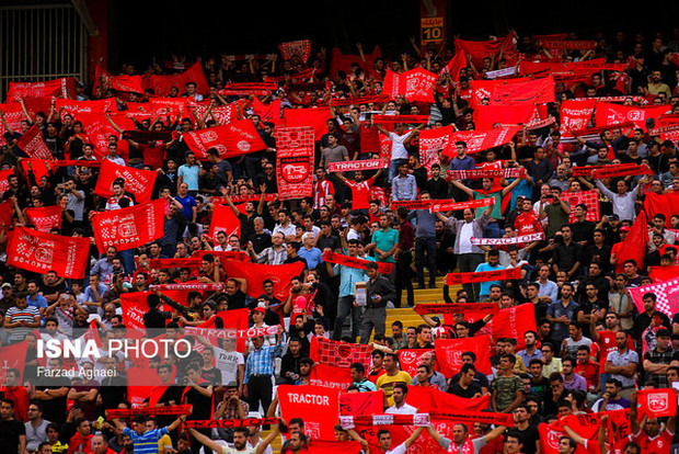 حاشیه‌های یک "شوخی بچه‌گانه"  تذکر تراکتورسازی به کیانی و آغاسی