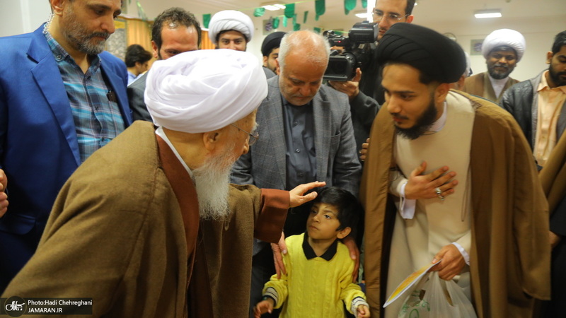 عمامه گذاری طلاب توسط مراجع عظام تقلید در روز میلاد امام علی (ع)‎