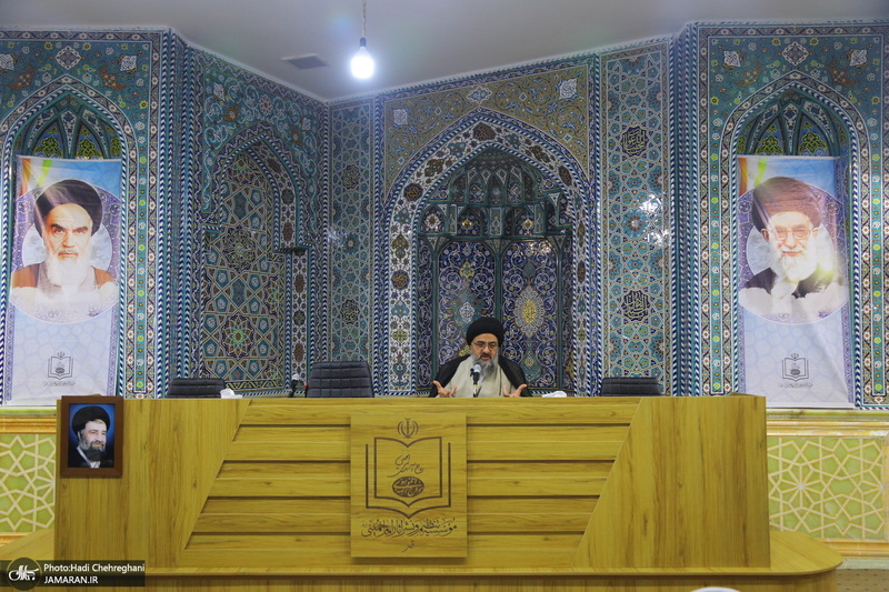 نشست علمی «امام خمینی (س)، حوزه پیشرو و سرآمد و بایسته های فقه کارآمد»