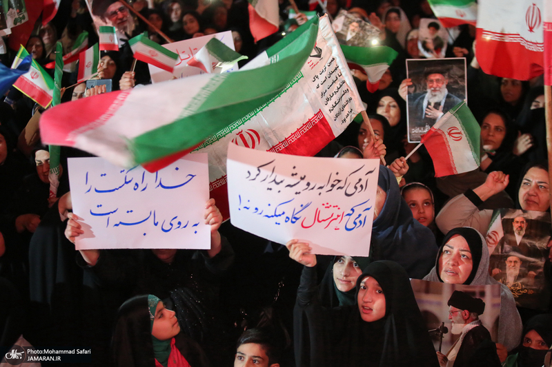 حرکت دسته مردمى پرچمداران ایران به مناسبت روز جمهوری اسلامی ایران-۲