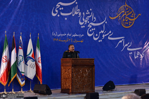 گردهمایی سراسری بسیج دانشجویی و طلاب در حرم مطهر امام خمینی (س) - 1