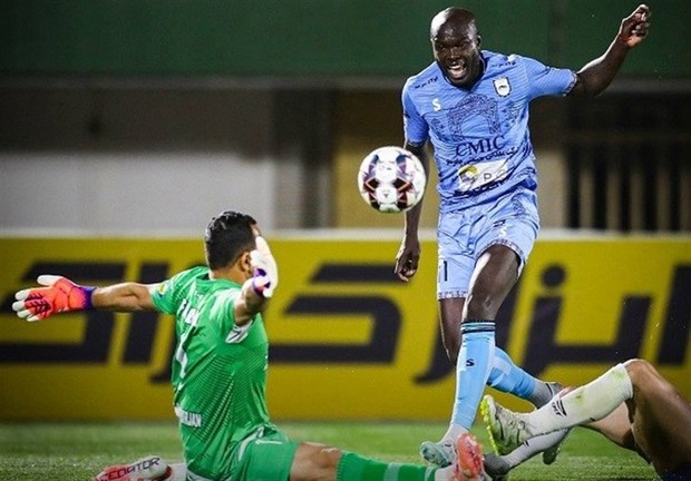 تحقیر صدرنشین لیگ ایران در یزد!