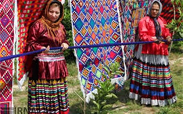 بازدید مدیرکل آسیا و اقیانوسیه شورای جهانی صنایع دستی و ناظران بین المللی از روستای قاسم آباد