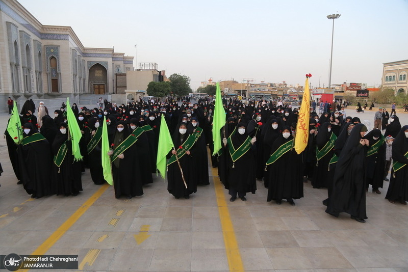 پیاده روی خادمان حرم کریمه اهل بیت(ع) در شب ولادت امام رضا(ع)
