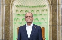 بازدید پزشکیان از مسجد کبود ایروان و اقامه نماز با نمازگزاران (1)