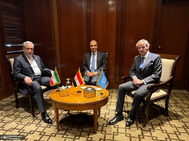 وزارت خارجه: عراقچی در دیدار با گروسی از گزارش اخیر آژانس انتقاد کرد