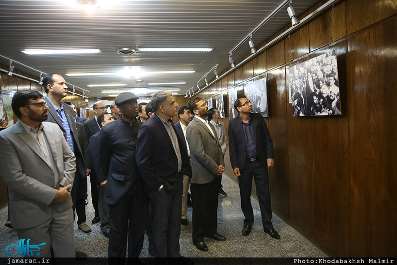 بازدید جمعی از استادان و دانشجویان دانشگاه دفاع ملی پاکستان از بیت امام خمینی (س) در جماران 