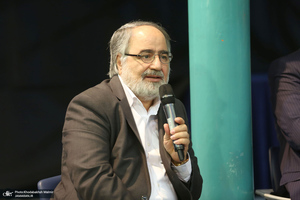 نشست صمیمانه دست اندر کاران و عوامل فیلم مستند «احمد» با سید حسن خمینی