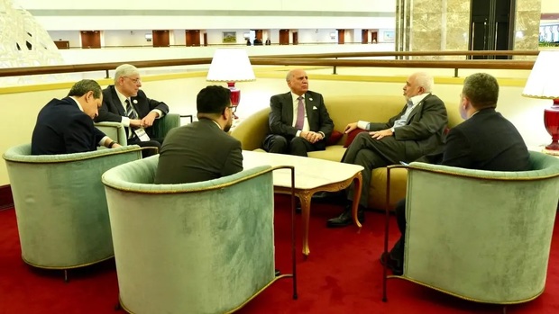 ظریف و فؤاد حسین در قطر دیدار و گفت و گو کردند + عکس