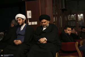 حضور جمعی از شخصیت های سیاسی در منزل مرحوم آیت الله موسوی بجنوردی (ره) -3