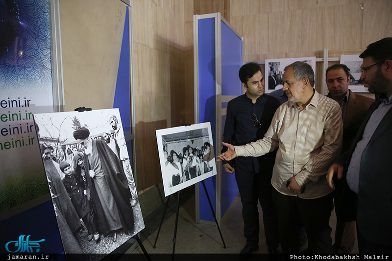 بازدید احمد مسجد جامعی از نمایشگاه عطر یاس در حرم مطهر امام خمینی (س)  /1