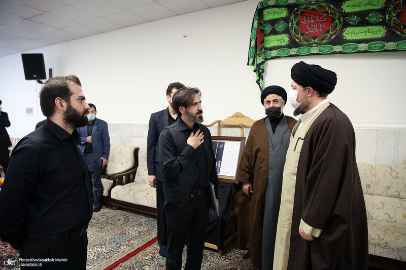 حضور سید حسن خمینی در منزل مرحوم آیت الله ری شهری (ره)