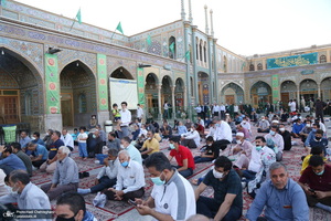 آیین تعویض پرچم گنبد حرم حضرت معصومه(س) و آغاز دهه کرامت