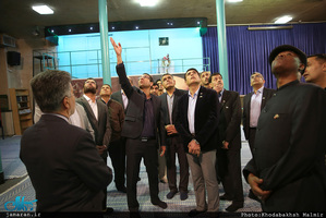 بازدید جمعی از استادان و دانشجویان دانشگاه دفاع ملی پاکستان از بیت امام خمینی (س) در جماران 
