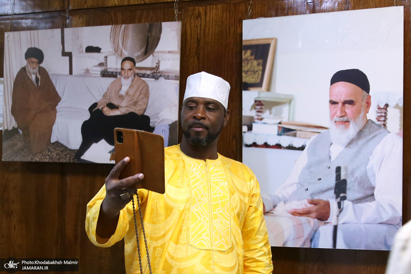 بازدید جمعی از قاریان کشور آفریقا و جمعی از گردشگران لبنانی از بیت امام خمینی در جماران