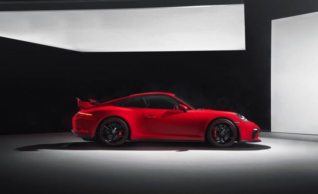 پورشه از 911 GT3 مدل 2018 رونمایی کرد؛ شاهکار جدید آلمانی + تصاویر