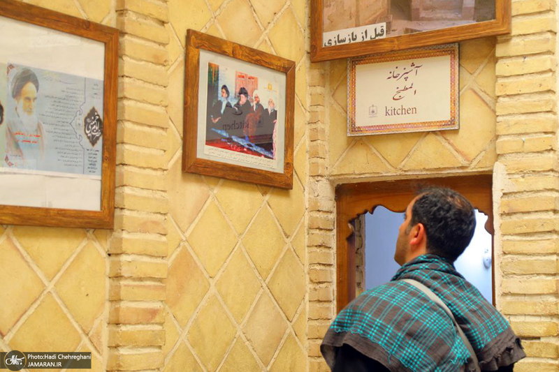 حضور زائران در بیت تاریخی حضرت امام در نجف در روزهای منتهی به اربعین