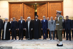 تجدید میثاق رئیس و جمعی از اعضای مجمع تشخیص مصلحت نظام با آرمان‌های امام خمینی (س)-2