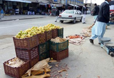 شهر در محاصره دستفروشان  بیکاری عامل استقبال مردم جنوب شرق کشور از مشاغل کاذب