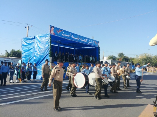 رژه نیروهای مسلح در دزفول برگزار شد