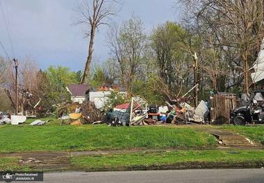 گردباد عظیم به غرب آمریکا خسارت زد + عکس ها