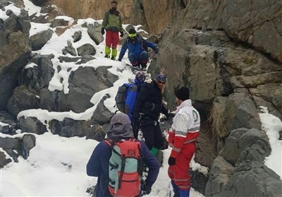 تیم‌های تخصصی هلال‌احمر پنج استان کشور به محل سقوط هواپیما اعزام شدند