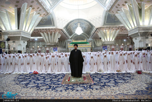 مراسم جشن تکلیف دانش آموزان دختر در حرم مطهر امام خمینی(س) 