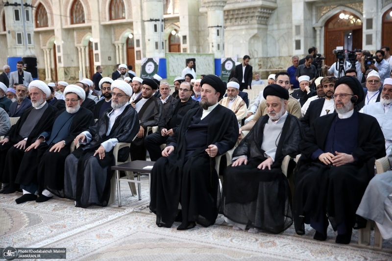 ادای احترام مهمانان خارجی کنفرانس وحدت اسلامی به مقام شامخ حضرت امام خمینی (س)