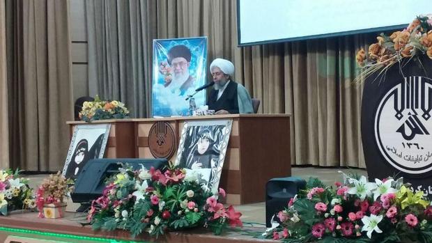 انقلاب اسلامی ایران ریشه در دین دارد