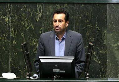 انتقاد دبیر کمیسیون اجتماعی مجلس از پلیس به خاطر تعلل در صدور گواهینامه موتورسیکلت زنان: باید تصمیمات عقلانی و غیرجناحی برای بهبود زندگی مردم بگیریم/ زنان سال‌هاست در شهرهای مختلف از موتورسیکلت استفاده می‌کنند/صدور گواهینامه زنان یک مطالبه عمومی است