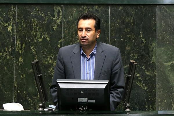 انتقاد دبیر کمیسیون اجتماعی مجلس از پلیس بخاطر تعلل در صدور گواهینامه موتورسیکلت زنان؛ باید تصمیمات عقلانی و غیرجناحی برای بهبود زندگی مردم بگیریم /زنان سال‌هاست در شهرهای مختلف از موتورسیکلت استفاده می‌کنند/گواهینامه زنان یک مطالبه عمومی است

