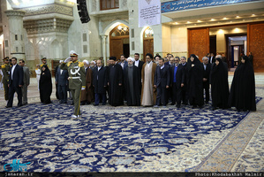 تجدید میثاق رئیس جمهور و اعضای هیئت دولت با آرمان های حضرت امام(س) 