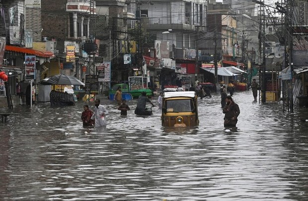 شمار قربانیان سیل ویرانگر پاکستان به ۲۲۰ نفر افزایش یافت