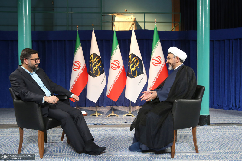 گفتگو با رئیس موسسه تنظیم و نشر آثار امام خمینی (س)  در حسینیه جماران
