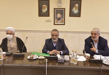 سرپرست آستان مقدس امام خمینی(ره)در مراسم تجلیل از بازنشستگان آستان امام: هیچ زبانی یاری تشکر از زحمات شما در دوران خدمتتان را ندارد/ از طرف آیت الله سیدحسن خمینی از زحمات شما تشکر ویژه مینمایم/ حفظ ارتباط معنوی با بازنشستگان این مکان مقدس در دستور کار قرا