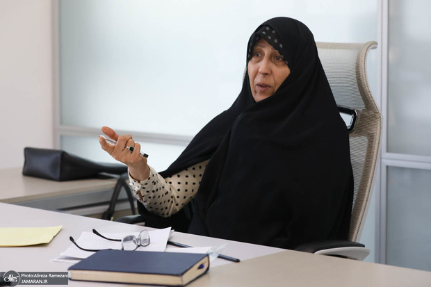 واکنش فاطمه هاشمی به سخنان سرلشکر رحیم صفوی: در استخر نمی‌شود توسط دشمن شهید شد؟