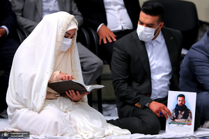 قرائت خطبه عقد خواهر شهید مدافع حرم مجید قربانخانی توسط رهبر انقلاب