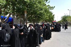 خدمت‌رسانی آستان حضرت امام خمینی(س) به زائران مراسم بدرقه و تشییع رهبر شهید-3