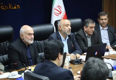 میدری، وزیر کار خبر داد: تغییر روال پرداخت سوابق بیمه‌ایِ کارگران بدون شکایت/ حدود ۹ میلیون نفر در ماه انفصال سوابق بیمه‌ای دارند و این کار می‌تواند برای خیلی از کارگران رضایت‌بخش باشد و دیگر شکایتی لازم نباشد